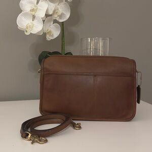 Coach Vintage Companion Bag 9300
New York City, USA - British Tan